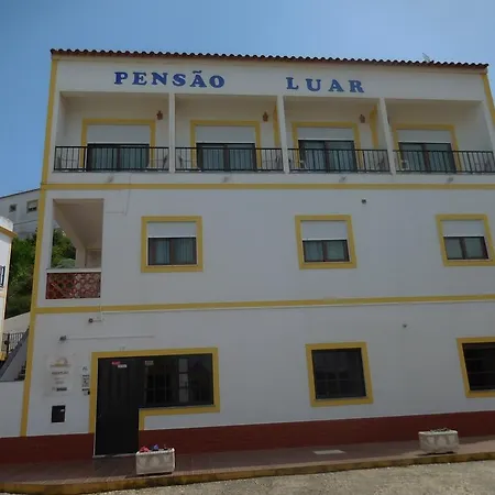 Luar *