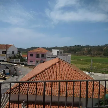 Luar בית הארחה *